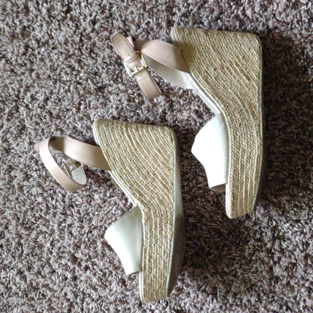 Nude Kenneth Cole Wedges